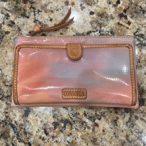 Consuela Wallet